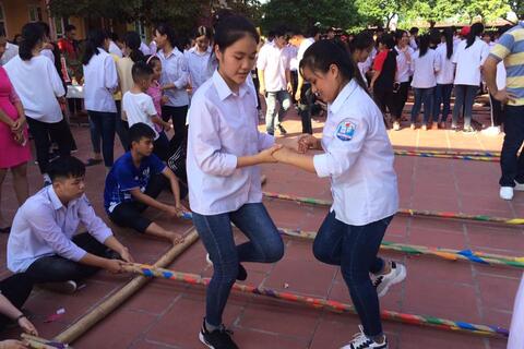 THẦY VÀ TRÒ ĐÓN TẾT TRUNG THU TRUYỀN THỐNG, ẤM ÁP