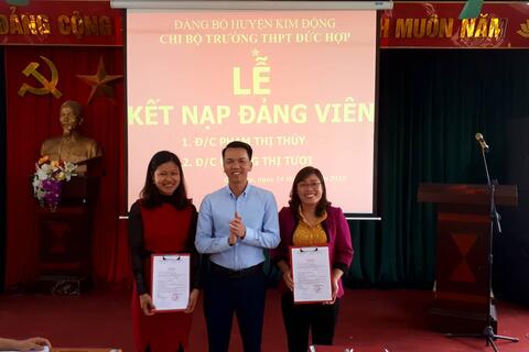 LỄ KẾT NẠP ĐẢNG VIÊN MỚI