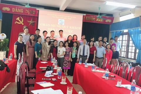 Đón đoàn chuyên gia giáo dục, cán bộ quản lý và giáo viên một số tỉnh thành thăm và làm việc tại trường THPT Đức Hợp.