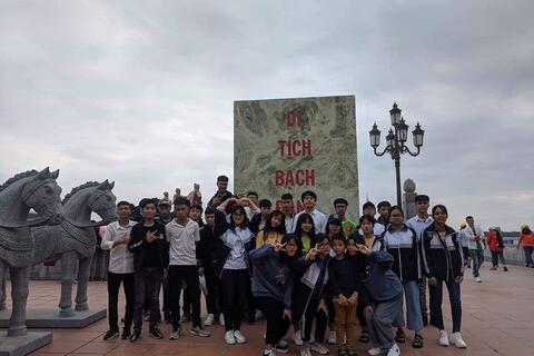 Hoạt động trải nghiệm của học sinh nhà trường tại Khu di tích lịch sử Bạch Đằng - Bến tàu không số