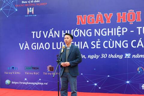 Trường THPT Đức Hợp phối hợp với trang Hướng nghiêp (Hà Nội) tổ chức Ngày hội hướng nghiệp dành cho học sinh năm học 2019-2020.