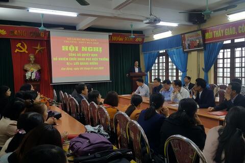 Hội nghị Công bố Quyết định bổ nhiệm chức danh Phó hiệu trưởng trường THPT Đức Hợp đối với thầy giáo Lưu Quang Hưởng