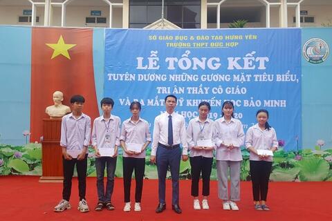 Trường THPT Đức Hợp long trọng tổ chức Lễ bế giảng năm học 2019-2020 tuyên dương những gương mặt tiêu biểu, tri ân thầy cô giáo và ra mắt quỹ Khuyến học Bảo Minh