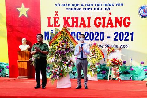 Trường THPT Đức Hợp tổ chức Lễ Khai giảng năm học 2020-2021 ngắn gọn, trang trọng đáp ứng yêu cầu của công tác phòng, chống dịch Covid-19.
