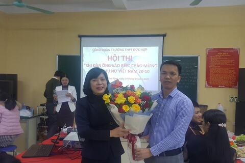 Công đoàn trường THPT Đức Hợp tổ chức hội thi "khi đàn ông vào bếp" và hát Karaoke chào mừng ngày Phụ nữ Việt Nam 20-10