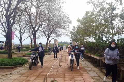 Tâm trạng thầy và trò trường THPT Đức Hợp trong ngày trở lại trường sau một thời gian dài học trực tuyến để phòng, chống dịch Covid-19