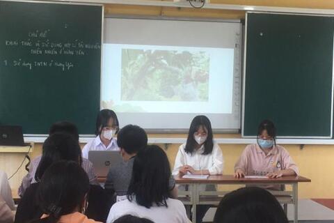 Tổ Sử-Địa-CD triển khai tiết dạy thực nghiệm chủ đề 1,2  tài liệu “Giáo dục địa phương”
