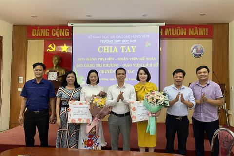 Trường THPT Đức Hợp chúc mừng và chia tay các đ/c CB-GV-NV luân chuyển công tác