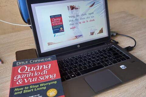 GIỚI THIỆU CUỐN SÁCH ĐIỆN TỬ - QUẲNG GÁNH LO ĐI VÀ VUI SỐNG