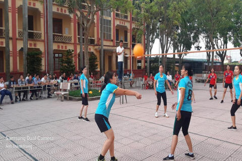GIAO LƯU BÓNG CHUYỀN HƠI NỮ CỤM TRƯỜNG HUYỆN KIM ĐỘNG ( THPT ĐỨC HỢP- THPT KIM ĐỘNG - THPT NGHĨA DÂN)