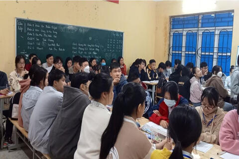 TỔ LÝ – HÓA – CÔNG NGHỆ - TRƯỜNG THPT ĐỨC HỢP TRIỂN KHAI KẾ HOẠCH CHUYÊN MÔN THÁNG 10: DẠY HỌC NCBHMH BÀI “ DÒNG ĐIỆN TRONG KIM LOẠI”.