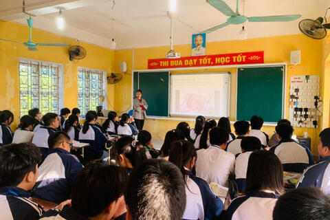 TỔ NGỮ VĂN SINH HOẠT CHUYÊN MÔN THEO HƯỚNG NGHIÊN CỨU BÀI HỌC MÔN HỌC THÁNG 12 NĂM 2022