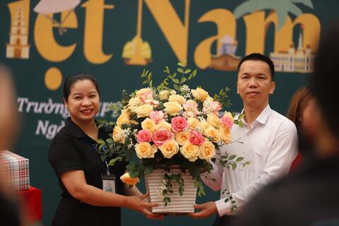 Trường THPT Đức Hợp phối hợp với trường Đại học Văn Hóa tổ chức thành công chương trình "Check in Viet Nam"