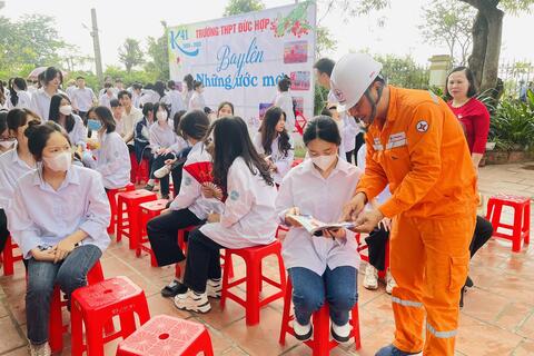 Điện lực Kim Động tuyên truyền về an toàn điện trong nhân dân năm 2023