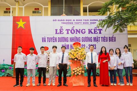Trường THPT Đức Hợp tổ chức lễ tổng kết và tuyên dương những gương mặt tiêu biểu năm học 2022 - 2023