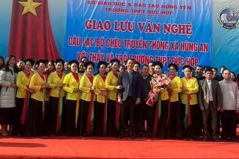 GIAO LƯU, TRUYỀN LỬA, KHƠI DẠY ĐAM MÊ NGHỆ THUẬT CHÈO TRUYỀN THỐNG TRONG TRƯỜNG HỌC