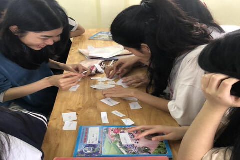 CLB TIẾNG ANH TRƯỜNG THPT ĐỨC HỢP SINH HOẠT THÁNG 1/2024 VỚI CHỦ ĐỀ:  "CHÀO MỪNG NĂM MỚI"