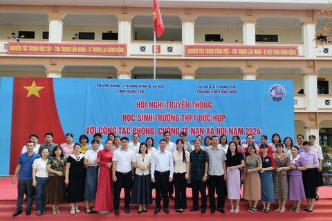Trường THPT Đức Hợp phối hợp với Sở Lao động - Thương binh và Xã hội - Tỉnh Hưng Yên tổ chức Hội nghị truyền thông phòng, chống các tệ nạn xã hội năm 2024