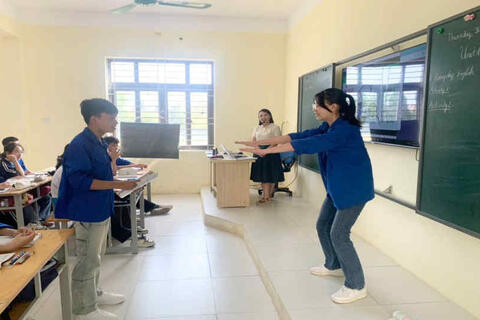TỔ KHOA HỌC XÃ HỘI SINH HOẠT TỔ, NHÓM CHUYÊN MÔN THEO HƯỚNG NGHIÊN CỨU BÀI HỌC, MÔN HỌC (THÁNG 9 NĂM 2024)