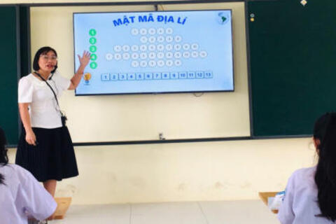 TỔ KHOA HỌC XÃ HỘI SINH HOẠT CHUYÊN MÔN THEO HƯỚNG NGHIÊN CỨU BÀI HỌC MÔN HỌC THÁNG 10 NĂM 2024