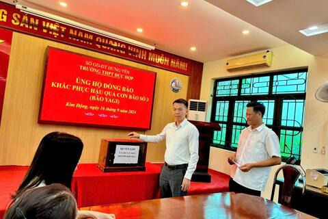 Nghĩa cử cao đẹp của thầy và trò thầy và trò Trường THPT Đức Hợp ủng hộ các tỉnh miền Bắc khắc phụ hậu quả cơn bão số 3 (bão Yagi)