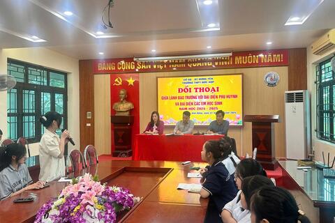 Trường THPT Đức Hợp tổ chức buổi đối thoại giữa lãnh đạo trường với đại diện học sinh và đại diện phụ huynh năm học 2024-2025