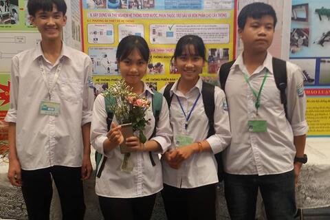 Thầy và trò nhà trường tham dự cuộc thi Nghiên cứu KH-KT cấp tỉnh năm học 2018-2019.
