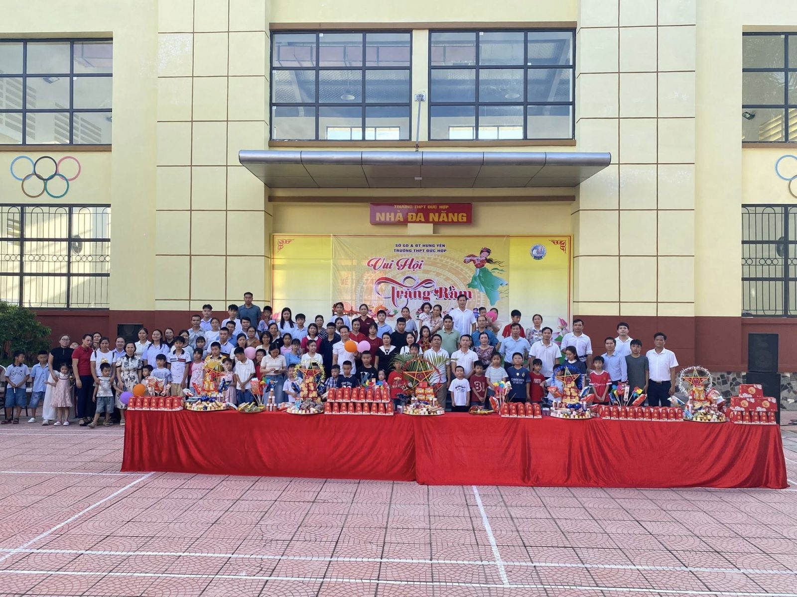 🌕 TẾT TRUNG THU ẤM ÁP CHO CON EM CÁN BỘ, GIÁO VIÊN, NHÂN VIÊN TRƯỜNG THPT ĐỨC HỢP