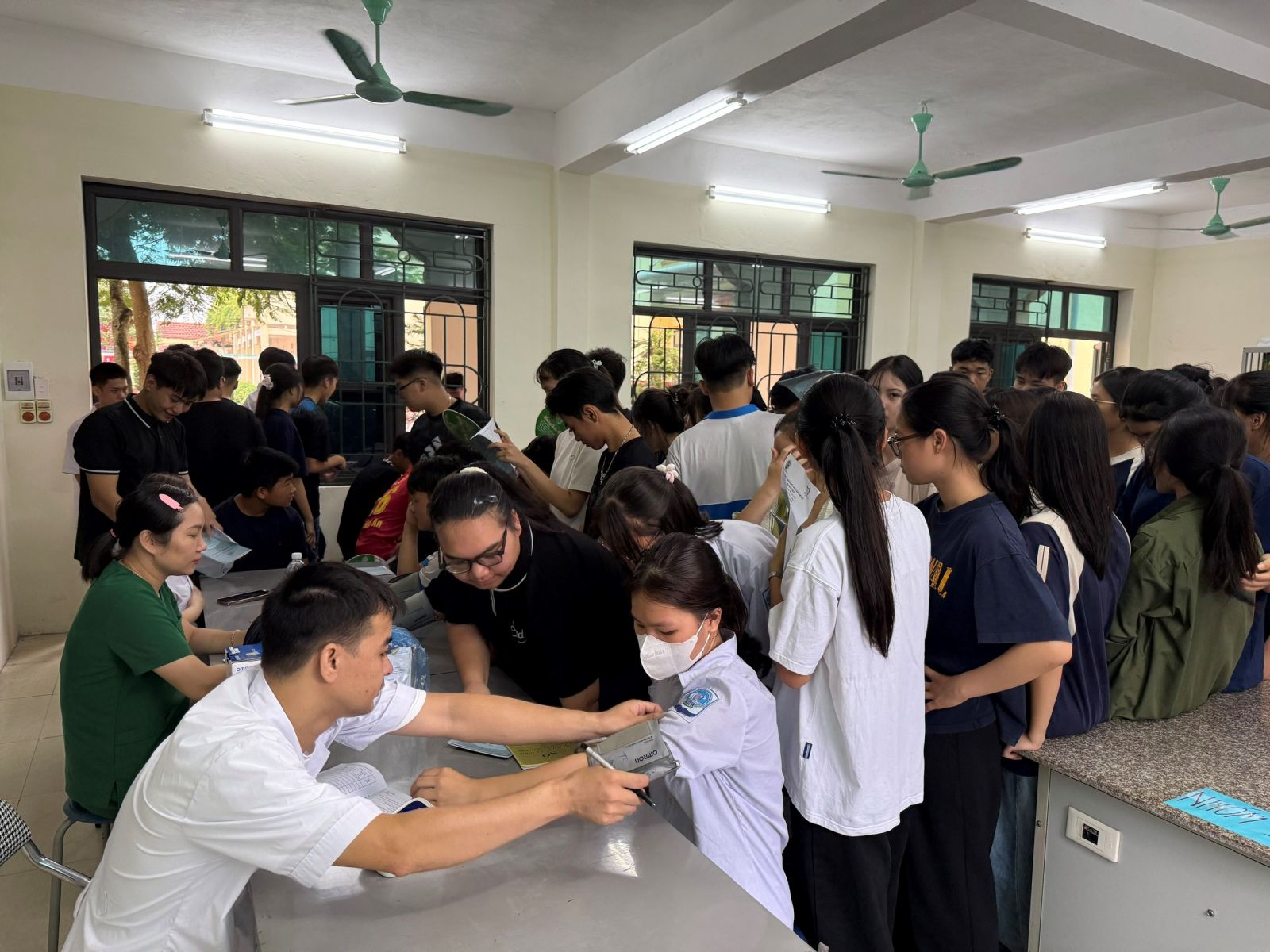 “KHÁM SỨC KHỎE ĐẦU NĂM – HÀNH TRÌNH VÌ SỨC KHỎE HỌC SINH  THPT ĐỨC HỢP”