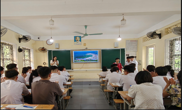 <a href='https://thptduchop.hungyen.edu.vn/tin-tuc/to-khoa-hoc-xa-hoi-sinh-hoat-chuyen-mon-bhmh-thang-4-nam-2026.html'>TỔ KHOA HỌC XÃ HỘI: SINH HOẠT CHUYÊN MÔN BHMH THÁNG 4 NĂM 2026</a>