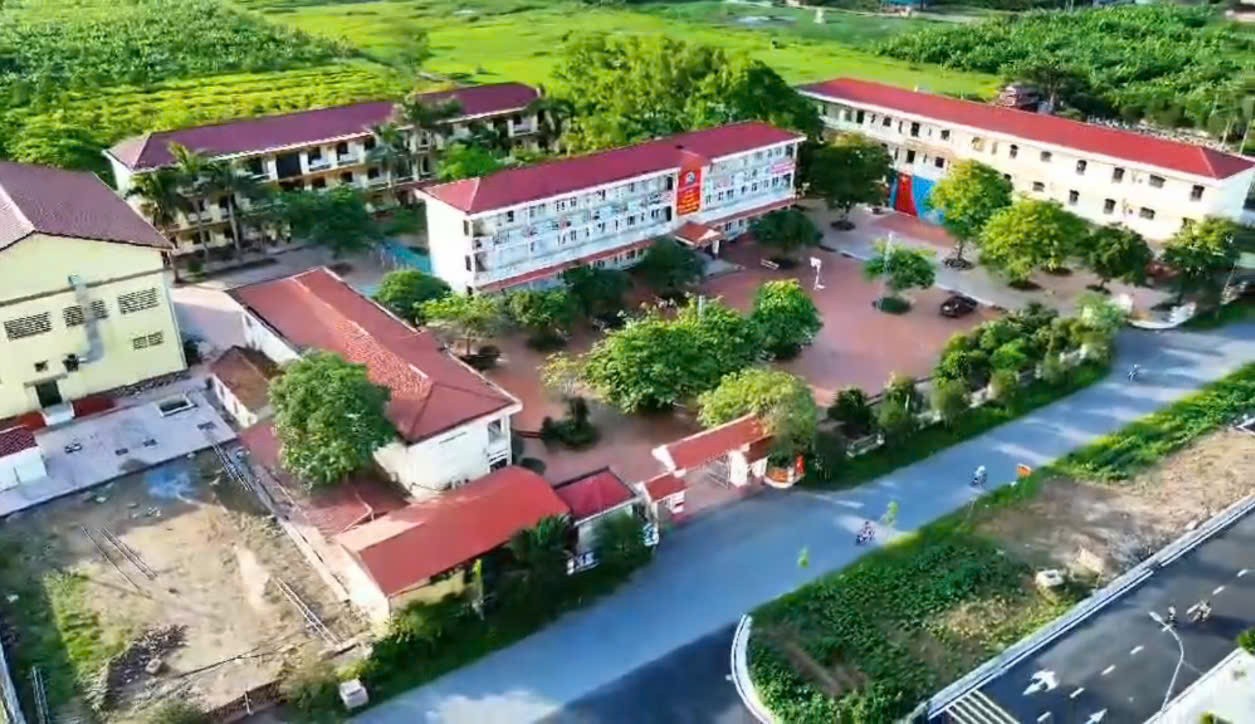 Trường THPT Đức Hợp đã chuẩn bị như thế nào cho năm học mới 2025-2026